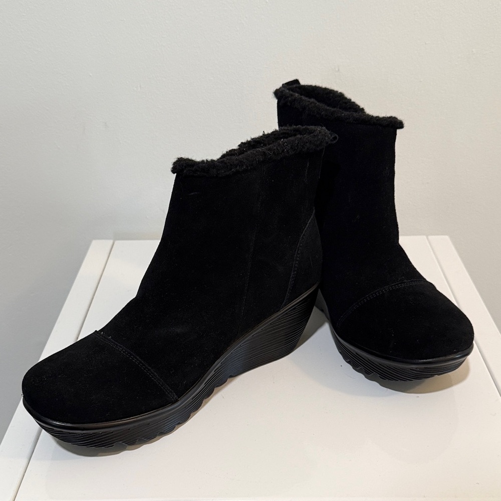 Skechers Women's Parallel Black Ankle Booties Size 9.5